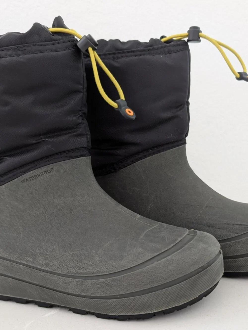 Bogs K Snow Shell Waterproof Winter Boots Olive Green Black Size Youth 2